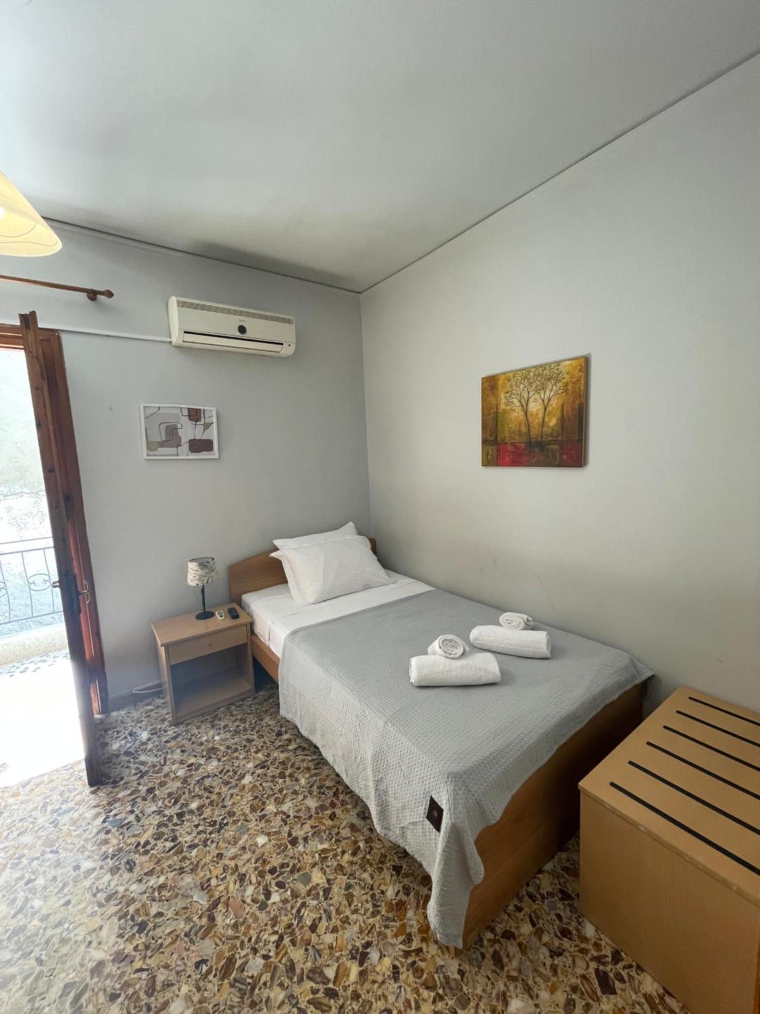 The Beehive 2 Apartment Mytilíni Екстериор снимка