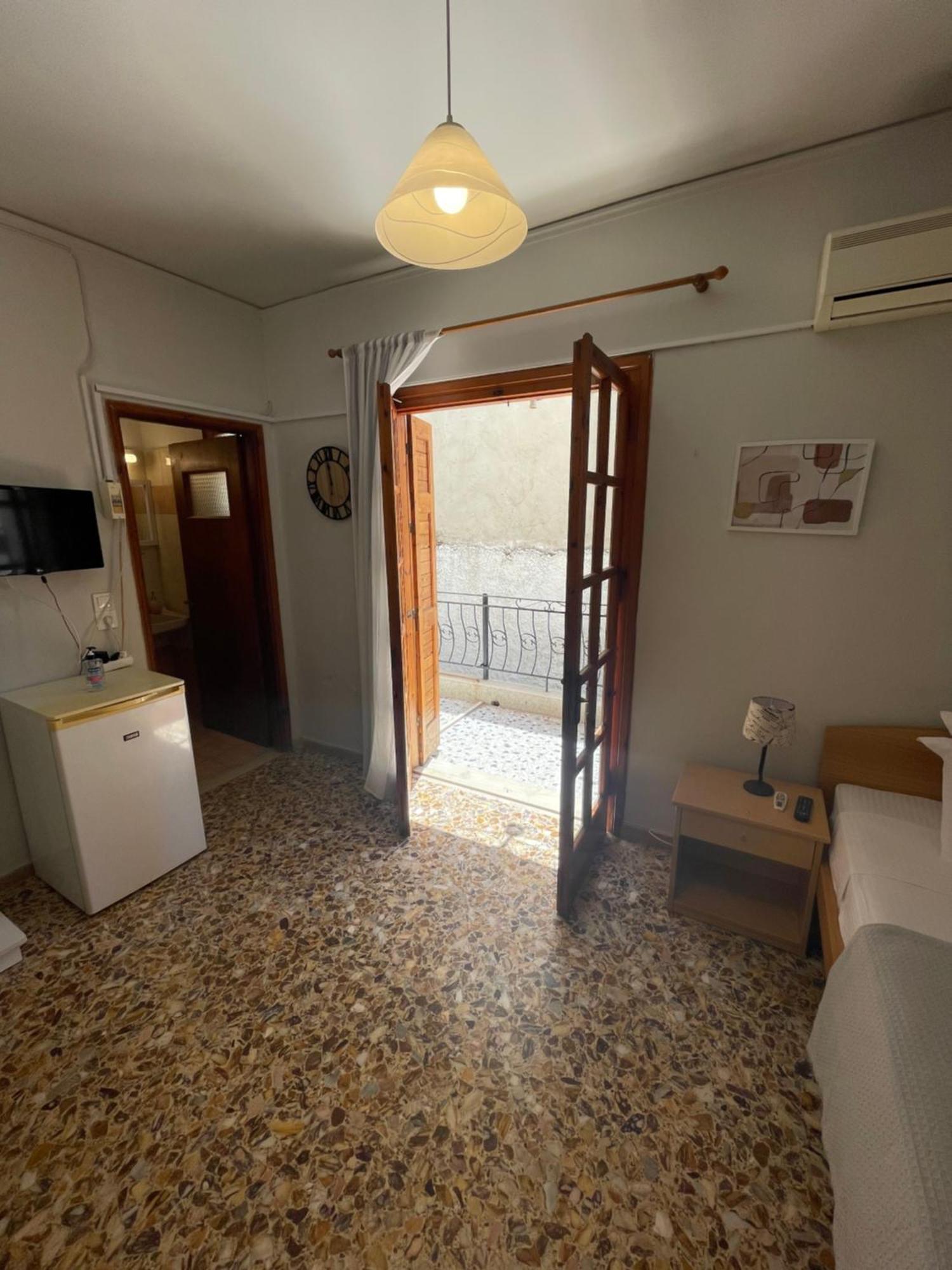 The Beehive 2 Apartment Mytilíni Екстериор снимка